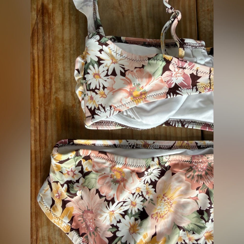 Shade & Shore Women's Size 34C Ruffle Strap Bikini Top Size L High Wasted Bottom - Picture 8 of 11